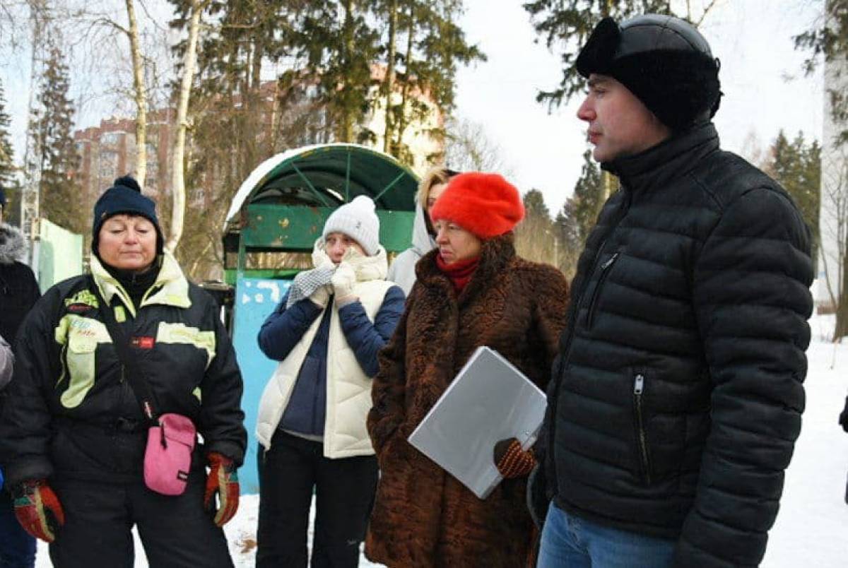 Сергиево-Посадские депутаты-единороссы проводят выездные встречи с жителями  тех дворов, где в 2021 запланировано проведение комплексного благоустройства