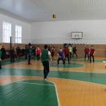 Шатойские партийцы организовали волейбольный турнир в рамках проекта «Детский спорт»
