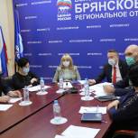 Круглый стол: Вопросы здравоохранения обсудили сенатор РФ, депутаты Госдумы и регионального заксобрания, а также специалисты медучреждений