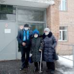 Чучковский депутат-единоросс отвез ветерана на прививку