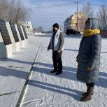 В Лабытнанги единороссы возложили цветы к Монументу Славы