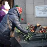 23 февраля, в День защитника Отечества, по всей стране прошла акция «Защитим память героев»