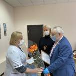 Депутаты гордумы от «Единой России» наградили благодарственными грамотами медиков городской поликлиники
