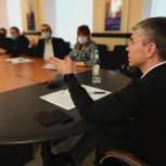 Евгений Ревенко разбирался в проблемах медицины и коммунального благоустройства