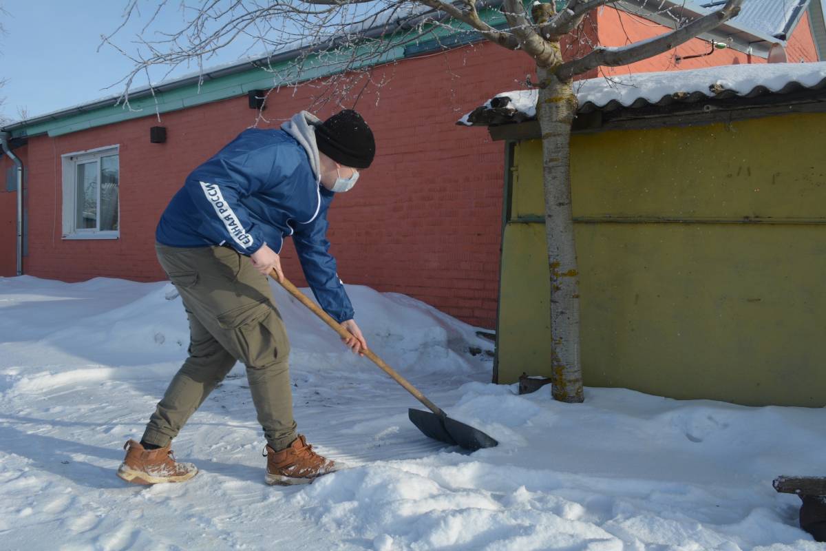 Волонтеры продолжают оказывать адресную помощь жителям области