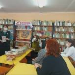В Мари-Турекском районе "Единая Россия" подарила книги библиотеке