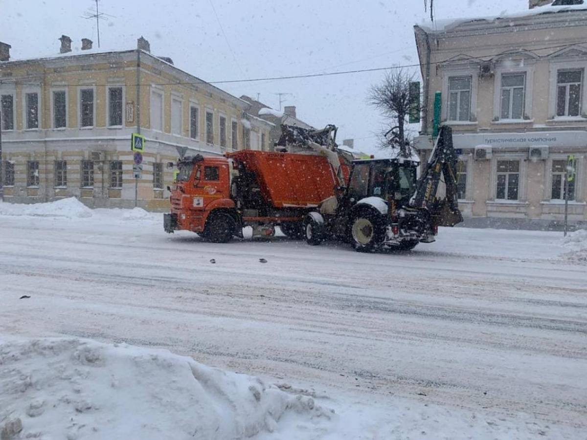 За одну ночь из Твери вывезли 2700 кубометров снега