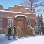 Депутаты - единороссы помогли с ремонтом краеведческого музея в Кыштовском районе