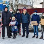 Дети из многодетных семей получили зимний спортинвентарь