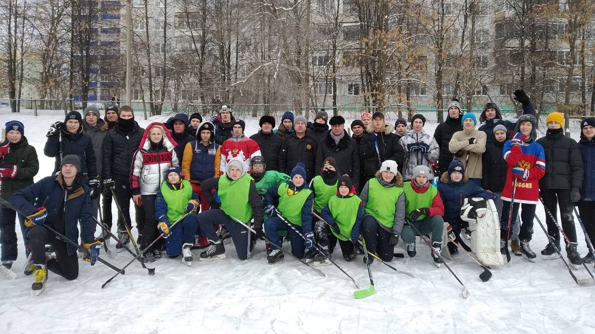 Первомайский район: Денис Желиховский организовал турнир по хоккею с мячом