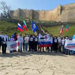 Молодогвардейцы Дагестана провели акции в поддержку признания независимости Луганской и Донецкой народных республик