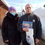 Единороссы Советского района поздравили защитников Отечества