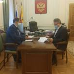 Мэр Вадим Кстенин провел рабочую встречу с руководителем фракции «Единой России» в городской Думе Романом Жоговым