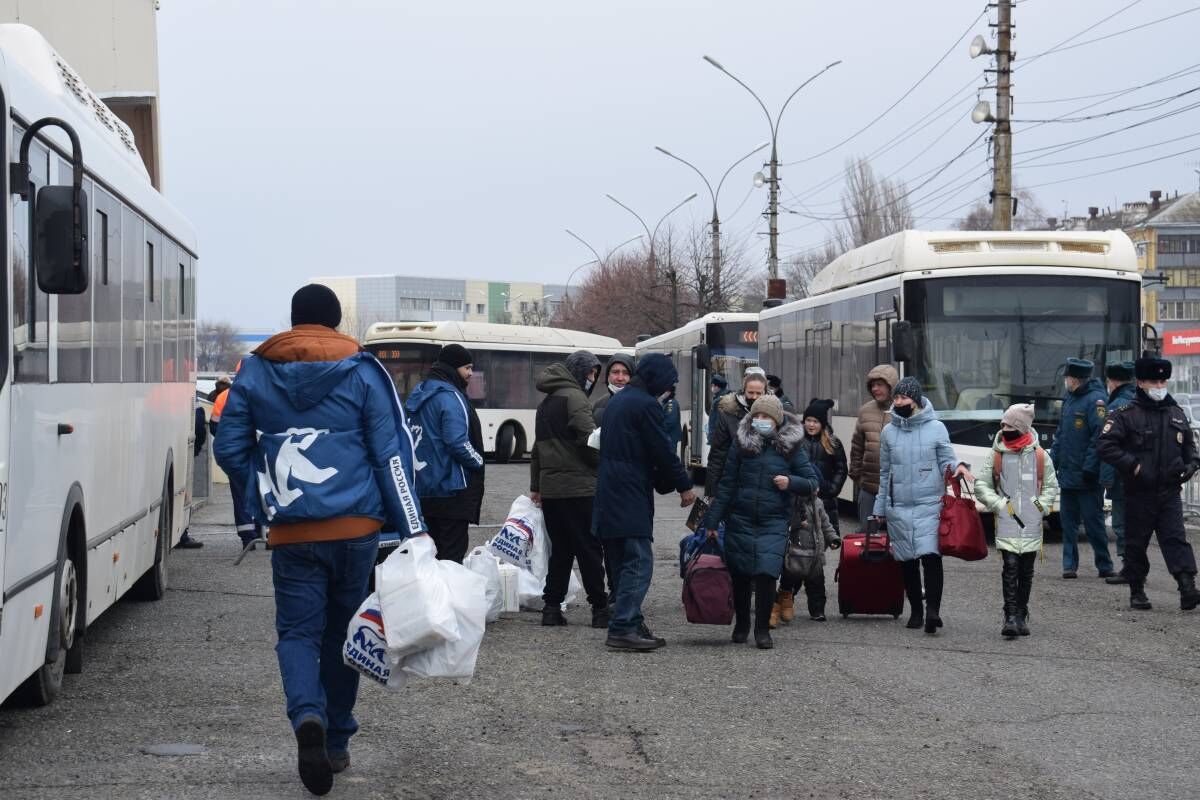 Волонтеры «Единой России» приняли эвакуированных жителей ЛНР и ДНР в  Липецкой области