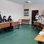 В Пестрецах парламентский урок в школе посетили депутат Госсовета и глава района