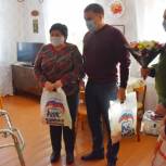 Становлянские единороссы поздравили участницу войны с 98-летием