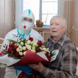 Бату Хасиков поздравил со столетним юбилеем ветерана ВОВ Тимофея Кутыгина