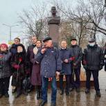 В День защитника Отечества активисты «Единой России» поздравили жителей с праздничной датой