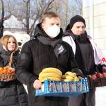 Средства защиты, вода, противовирусные препараты для медиков, фрукты для пациентов: «Единая Россия» помогает больницам и госпиталям