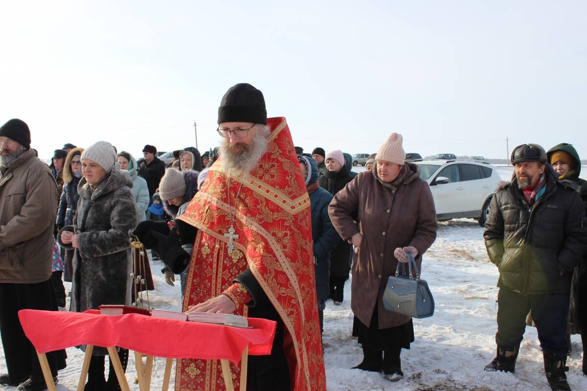 Село мордвиновка челябинская область. Крест Мордвиновка Увельского. Красноборск поклонный крест. Белогорье поклонный крест. Мордвиновка Увельский Челябинской.