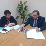 Транспорт, прием граждан, талантливая молодежь: депутат Госдумы Виктор Дерябкин посетил Волгодонск