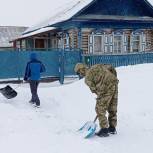 В Уфимском районе партийцы участвуют в акции «Снежный десант»