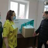 Городские депутаты передали помощь в ПВР Первомайского района Ростова
