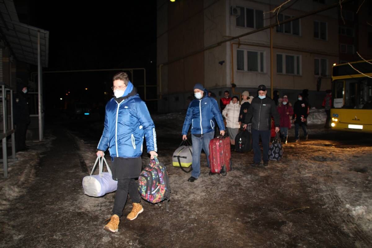 В Саранск прибыли эвакуированные жители Донецкой и Луганской народных  республик (фоторепортаж)