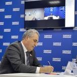 Депутат Законодательного Собрания Виктор Халын провел дистанционный прием жителей трех районов области