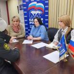 Единороссы оказали комплексную соцподдержку семье жительницы Муравленко