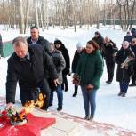 Единороссы возложили цветы к памятникам и воинским мемориалам