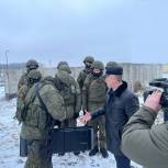 При содействии «Единой России» из Острогожского района в зону СВО доставили антидроновое ружье и посылки для военных