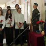 При участии «Единой России» в Волгодонске установили мемориальную доску в честь участника СВО
