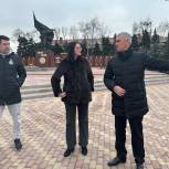 Депутат Ашот Хбликян оценил качество работ по благоустройству общественной территории в Октябрьском районе