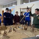 Молодогвардейцы организовали экскурсию для детей мобилизованных иркутян в центр «Патриот»