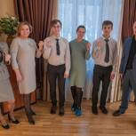 Кузбасские единороссы помогли школьникам из многодетной семьи