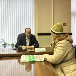 В «Единой России» пенсионерке помогли оформить необходимые документы
