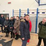 Народная программа: партийный десант оценил строительство школы в поселке Волжский