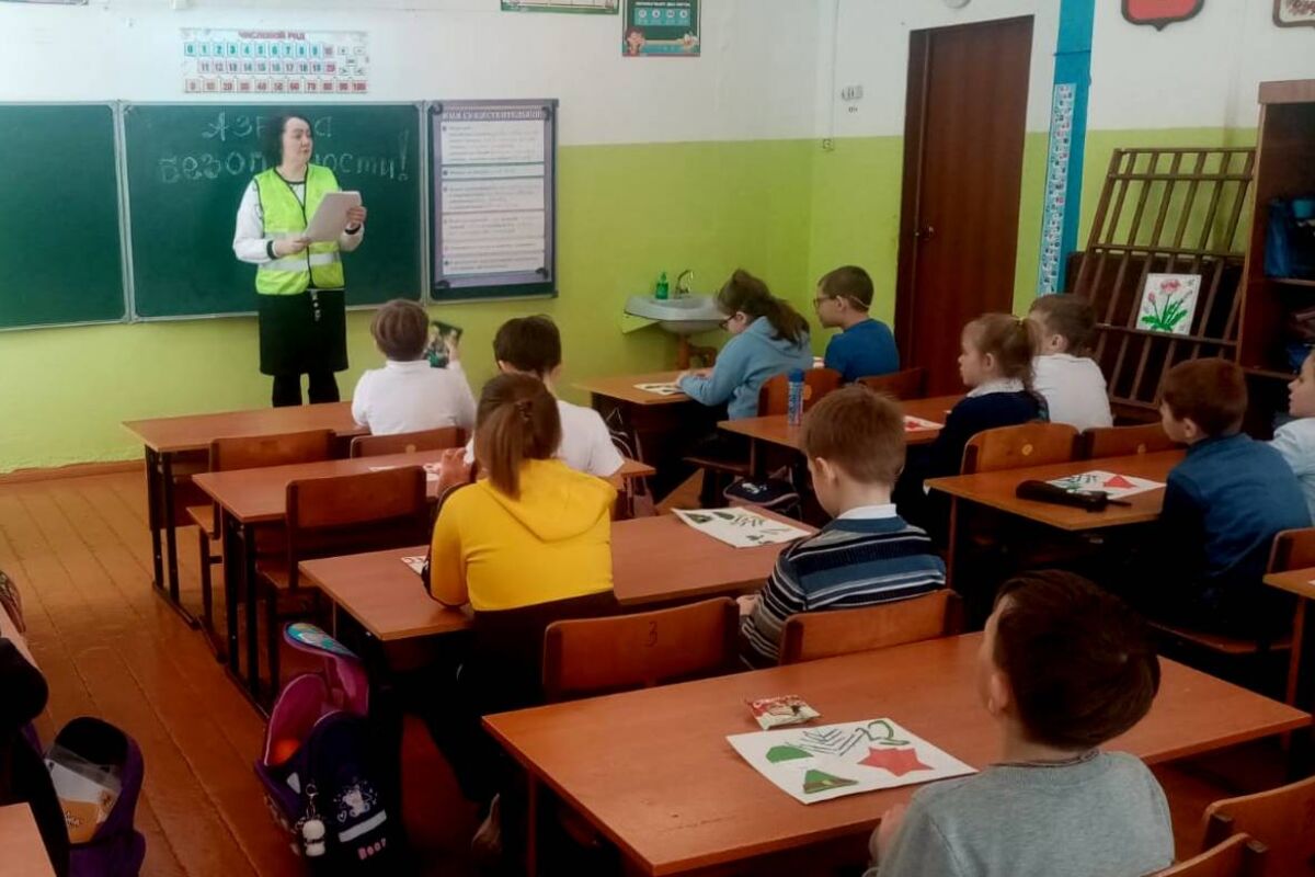 «Единая Россия» организовала в школе Большереченского района урок по безопасности на дороге