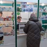 В Боговарове при поддержке «Единой России» организовали отпуск товаров по заказам жителей района в одной из крупных интернет-аптек