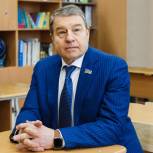 Алексей Андреев помог в покупке систем видеонаблюдения школе и детским садам Мегиона и Нижневартовска