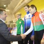 Единороссы приняли участие в церемонии закрытия Межрегиональных соревнований по конькобежному спорту