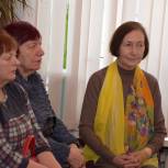 Практическое занятие по самодиагностике онкологических заболеваний провели волонтёры-медики для псковичек серебряного возраста