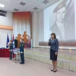 По инициативе «Единой России» в Апатитах открыли Парту Героя