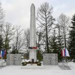 Губернатор Игорь Руденя в Сонково возложил цветы к Обелиску Славы