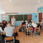 В школах Нагайбакского района партийцы проводит уроки по волонтерскому движению