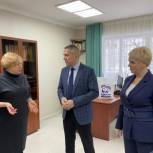 Депутаты-единороссы помогут Новоуренгойскому обществу инвалидов в приобретении мебели и оргтехники