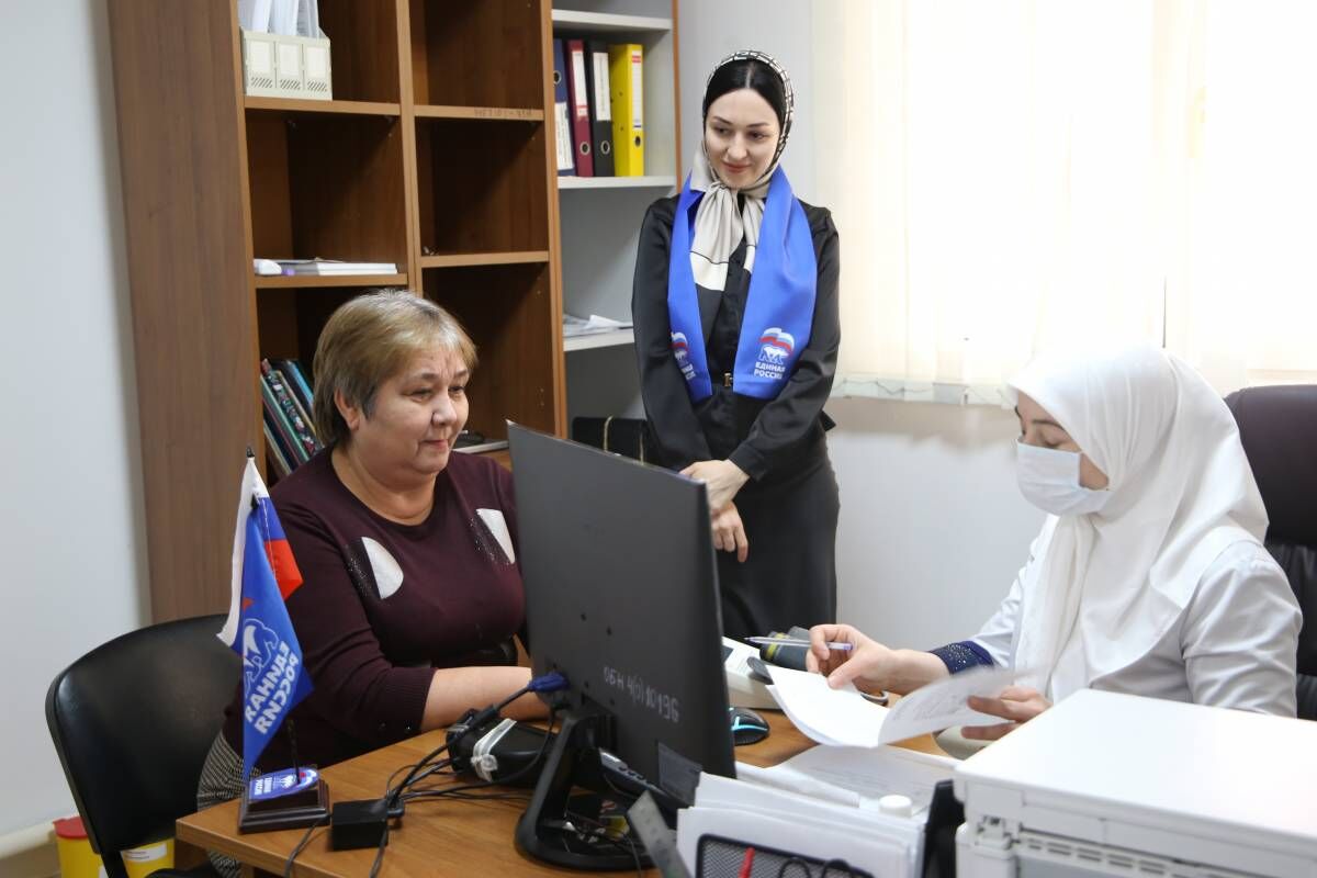 «Единая Россия» проводит акцию «Медицинский десант»