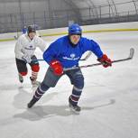 В Новосибирске при поддержке «Единой России» прошел турнир по хоккею