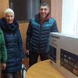 Депутат Виктор Халын передал электронную технику детскому приюту в Зимовниковском районе